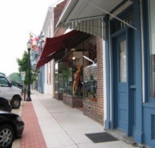 vacation with shopping in Havre de Grace antiques, specialty shops, duck carvers